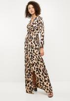 Missguided - Leopard print wrap front shift maxi dress - gold & black