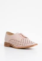 andi slip on shoes