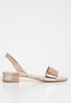 rose gold heels aldo