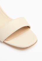 STYLE REPUBLIC - Ankle strap block heel - neutral