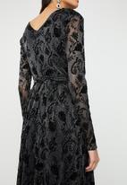 tayla maxi sleeve lace dress