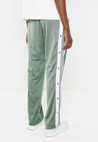 adibreak track pants - green