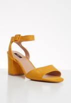 ONLY - Amanda heeled sandal - yellow 