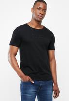 GUESS - Pima embroidered logo tee - black