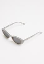 Superbalist - Chandon sunglasses - grey & black