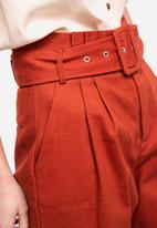 Glamorous - Petite high waisted belted cargo trouser  - rust