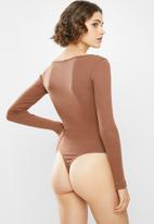 Missguided - Ribbed button front bodysuit - rust