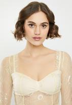Missguided - Lace bow detail crop top - cream