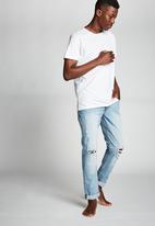Cotton On - Tapered leg jean - blue 