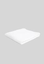 Linen House - Plush towel - white