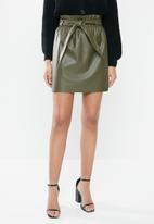 Vero Moda - Awardbelt short coated skirt - green