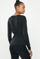 Missguided - Wrap front peplum top - black