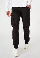 Urban jogger - true black cargo Cotton On Pants & Chinos | Superbalist.com