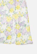 Glamorous - Petite sateen pencil skirt with slit - multi