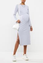 Missguided - Maternity soft rib split side belted midi dress - grey