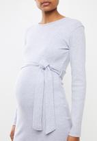 Missguided - Maternity soft rib split side belted midi dress - grey
