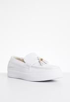stores that sell jonathan d shoes