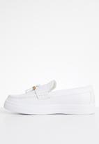 jonathan d tassel sneaker black