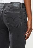 levi's 710 super skinny black jeans