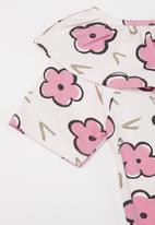 UP Baby - Girls flower tee & sweat shorts set - pink