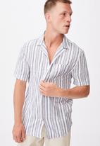 Cotton On - Textured short sleeve shirt - blue & white 