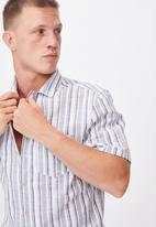 Cotton On - Textured short sleeve shirt - blue & white 