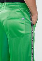 Lonsdale - Jogger shorts - green