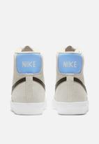 nike blazer wmns cinder bone mid dark light summit