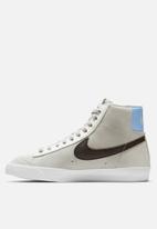 nike blazer wmns bone mid light cinder dark summit