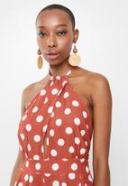 Missguided - Polka dot high neck playsuit - rust & white 