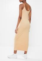 Missguided - Maternity embroidered cami maxi dress - beige