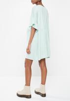 Missguided - Maternity frill smock dress - blue