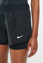 Nike - 2 in 1 running shorts - black