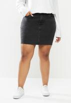 Cotton On - Curve denim mini skirt - black