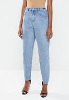 Missguided - Riot highwaisted mom jeans - blue