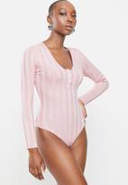 Missguided - Pearlised button front rib bodysuit - lilac