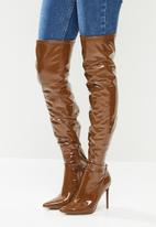 vava cognac patent boot