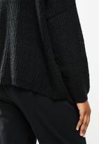 Jacqueline de Yong - Nageem Megan long sleeve roll neck pull knit - black