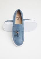 jonathan d tassel sneaker black