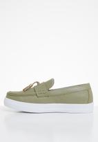 jonathan d tassel sneaker black