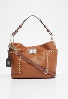 bellezza tan steve madden