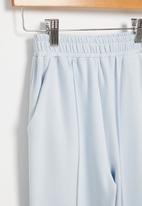 Superbalist - Girls pleated sweatpants - powder blue