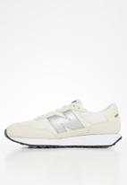 237 - sea salt (108) - ws237cb New Balance Sneakers | Superbalist.com