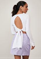 Factorie - Double split mini skirt - josie floral_pale violet