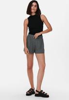 ONLY - Nella shorts - grey 