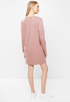 Jacqueline de Yong - Bella long sleeve boatneck sweat dress - pink 