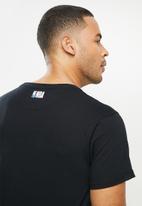NBA - Heat icon logo straight hem printed T-shirt - black