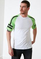 Trendyol - Contrast sleeve tee - white & green