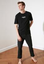 Trendyol - Printed top & pants pj set - black