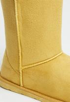 dailyfriday - Cas boot - mustard